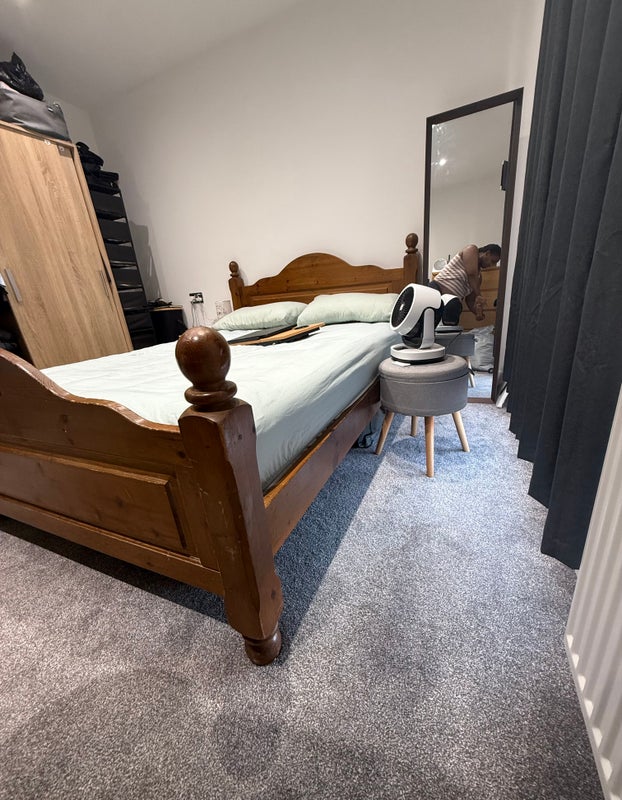 Room Conifer Way in Swanley
