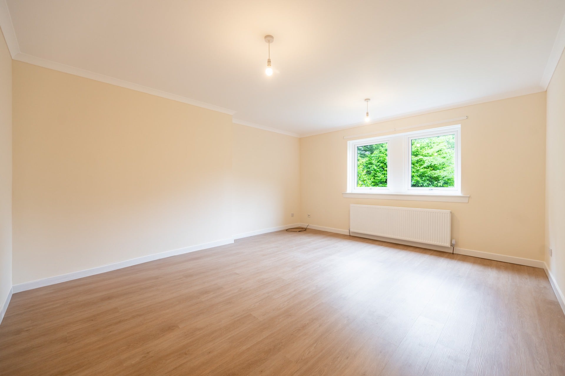 Flat Kelvindale Gardens in Glasgow