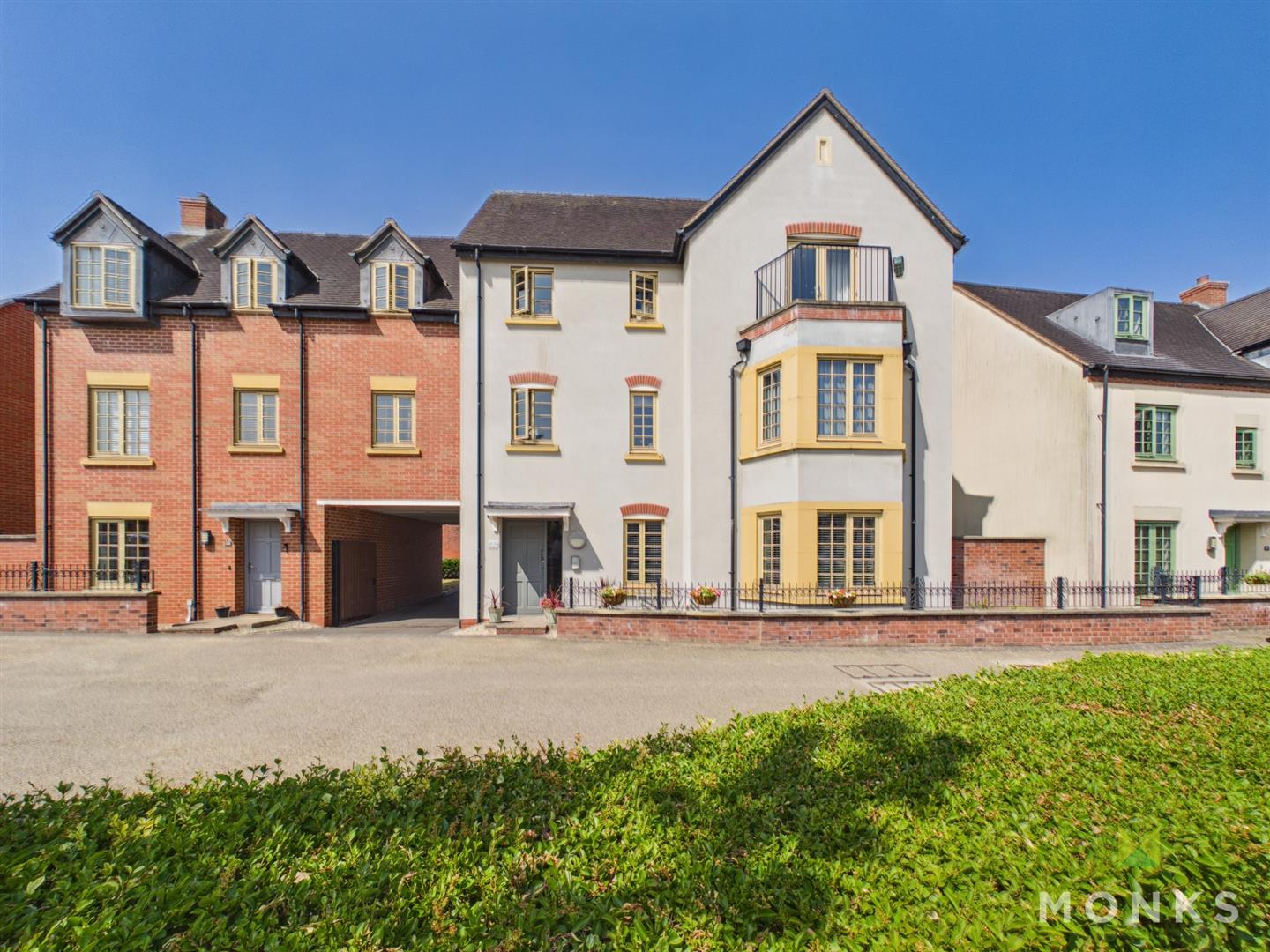 Flat Saint Johns Walk in Dawley