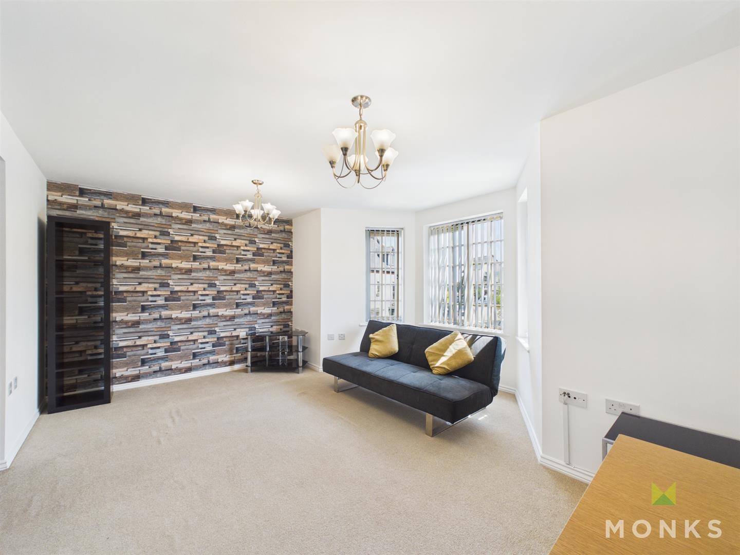 Flat Saint Johns Walk in Dawley