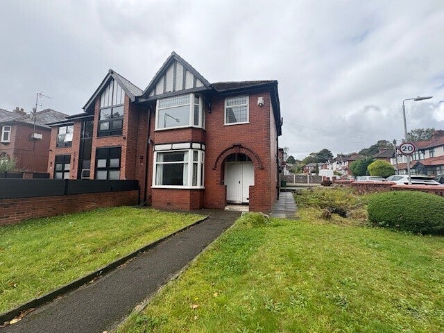 House Thorncliffe Road in Bolton