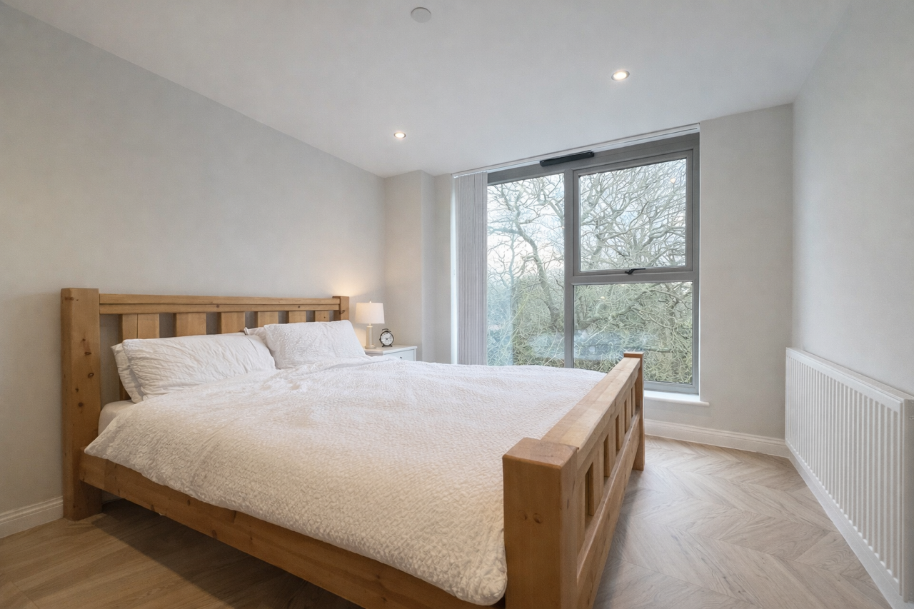 Flat Somerford Road in Christchurch