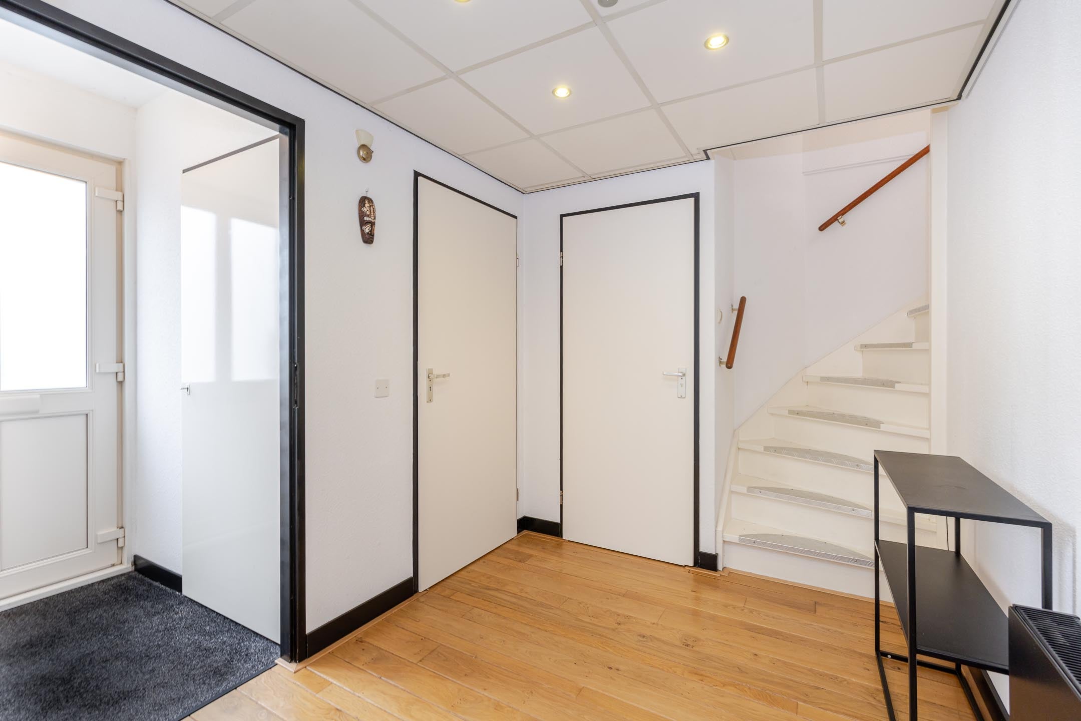 Tussenwoning te koop: De Akkers 52, Schiedam