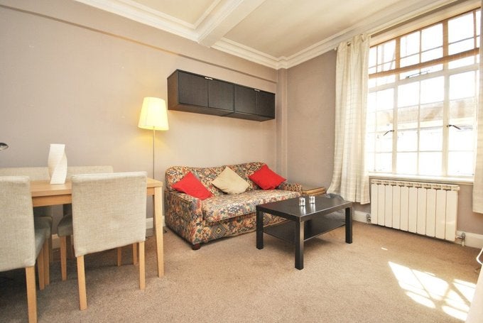 Flat Hallam Street in London