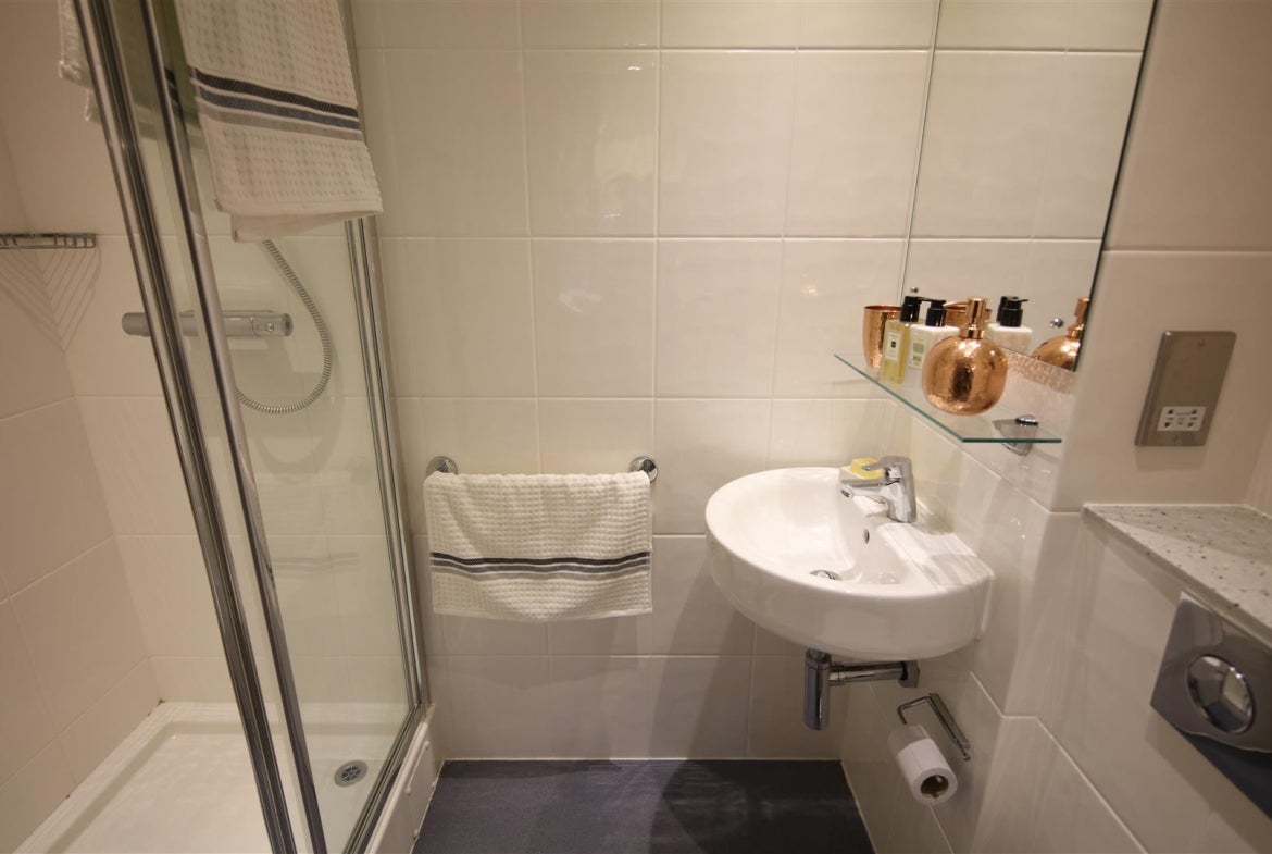 Room Grantham Road in Newcastle upon Tyne