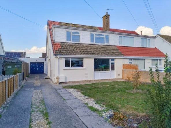 House Maple Drive in Burnham-on-Sea