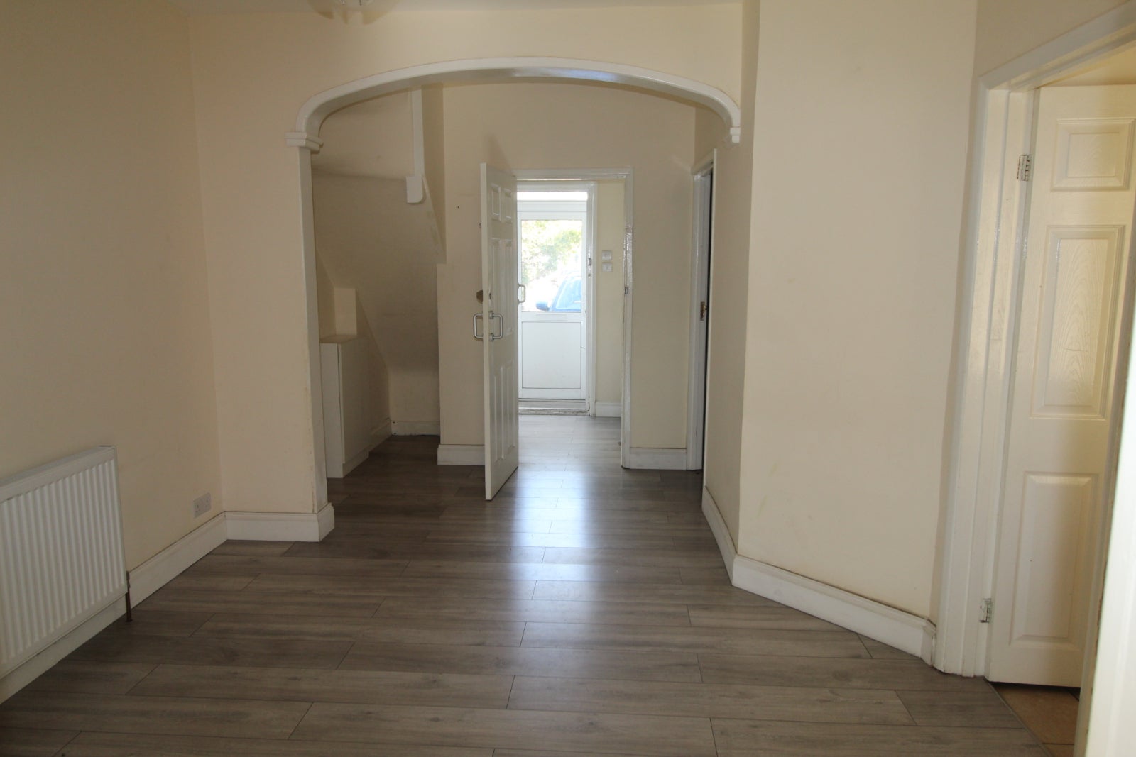 Flat Cranborne Waye in Greater London