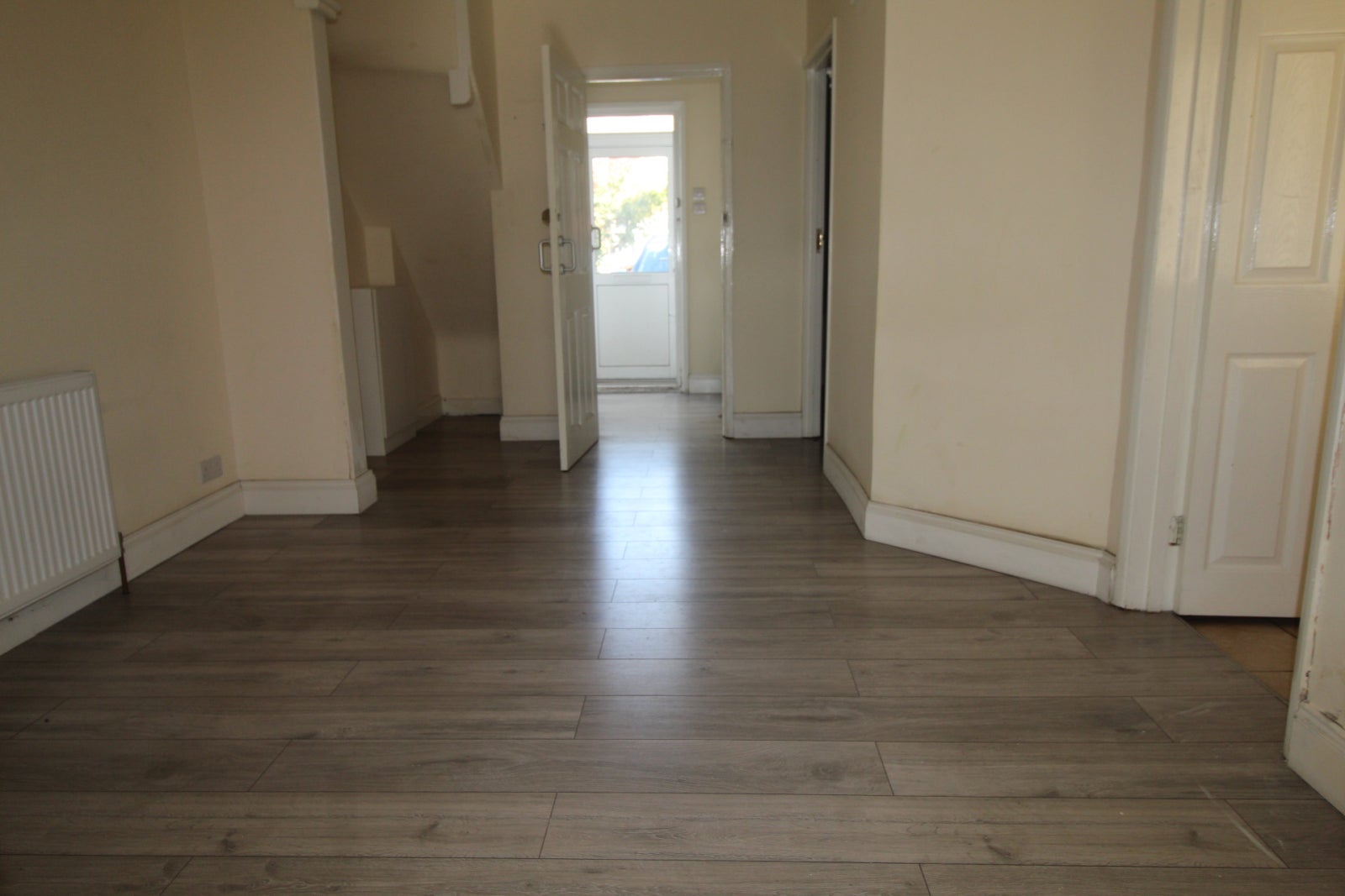 Flat Cranborne Waye in Greater London