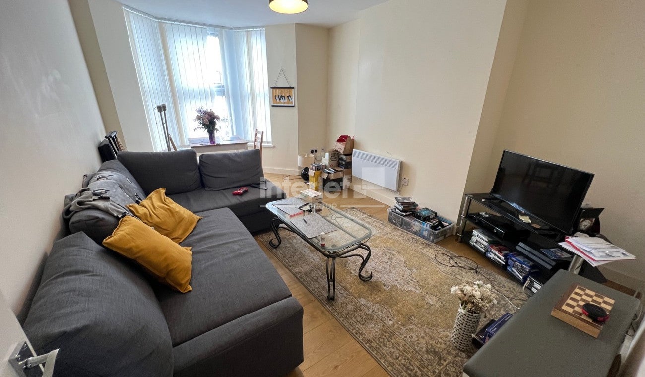Flat Broadway in Cardiff