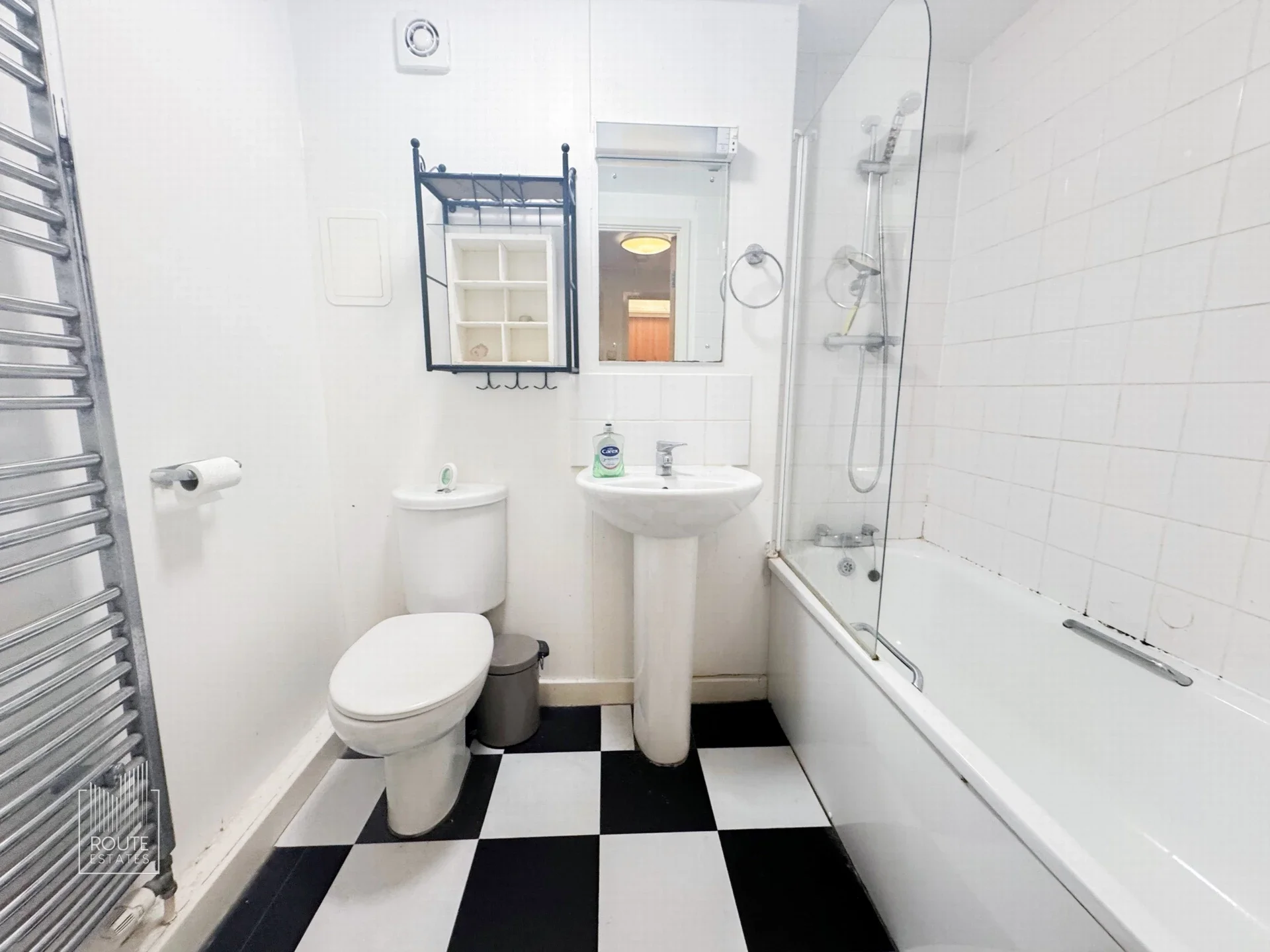 Flat Cazenove Road in Greater London