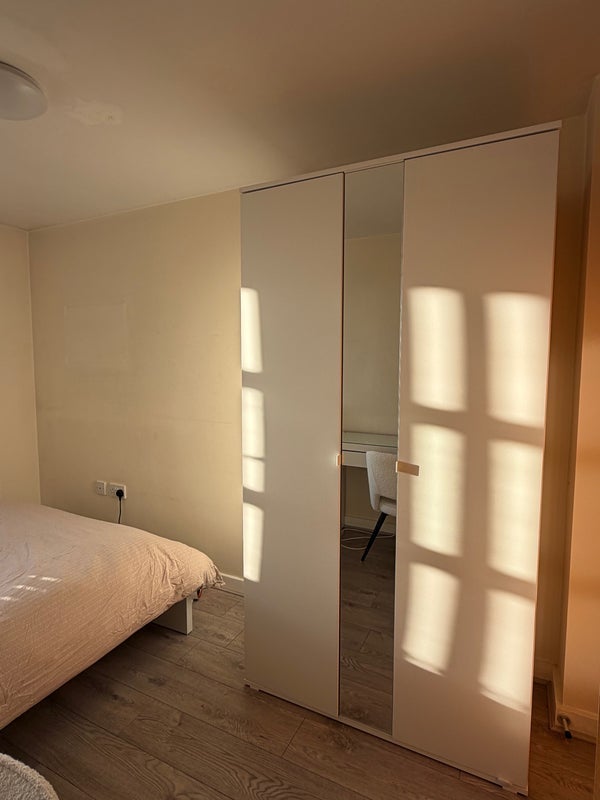 Room Mossfield Drive in Manchester