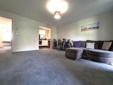 Flat Charcot Road in Greater London