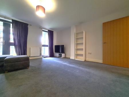 Flat Charcot Road in Greater London