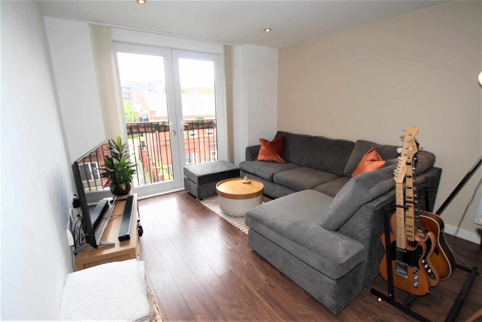 Flat Sillavan Way in Salford