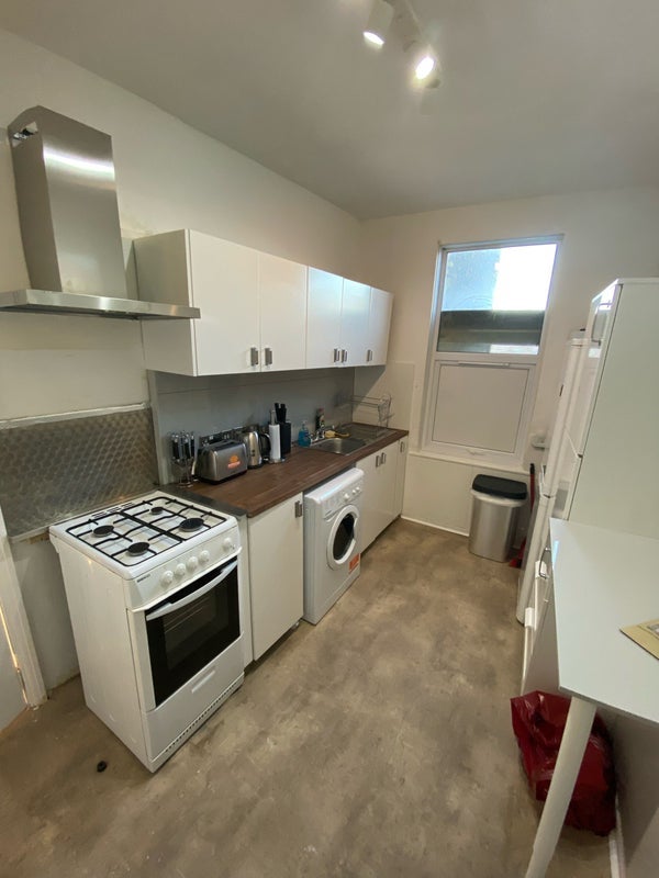 Room Boston Road in Greater London
