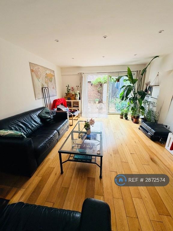 House Hazel Way in Greater London