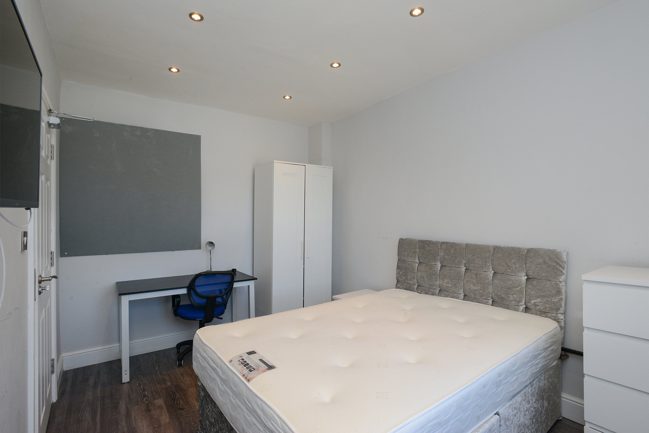 Flat Wellington Square in Nottingham