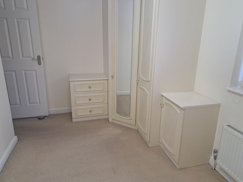 Room Cropton Crescent in Nottingham