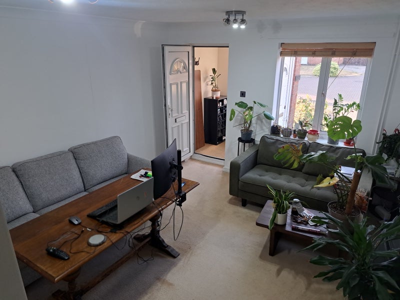 Room Cropton Crescent in Nottingham