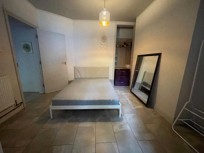 Room Ladbroke Grove in Greater London