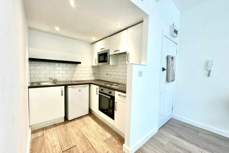 Flat Hornsey Street in Greater London