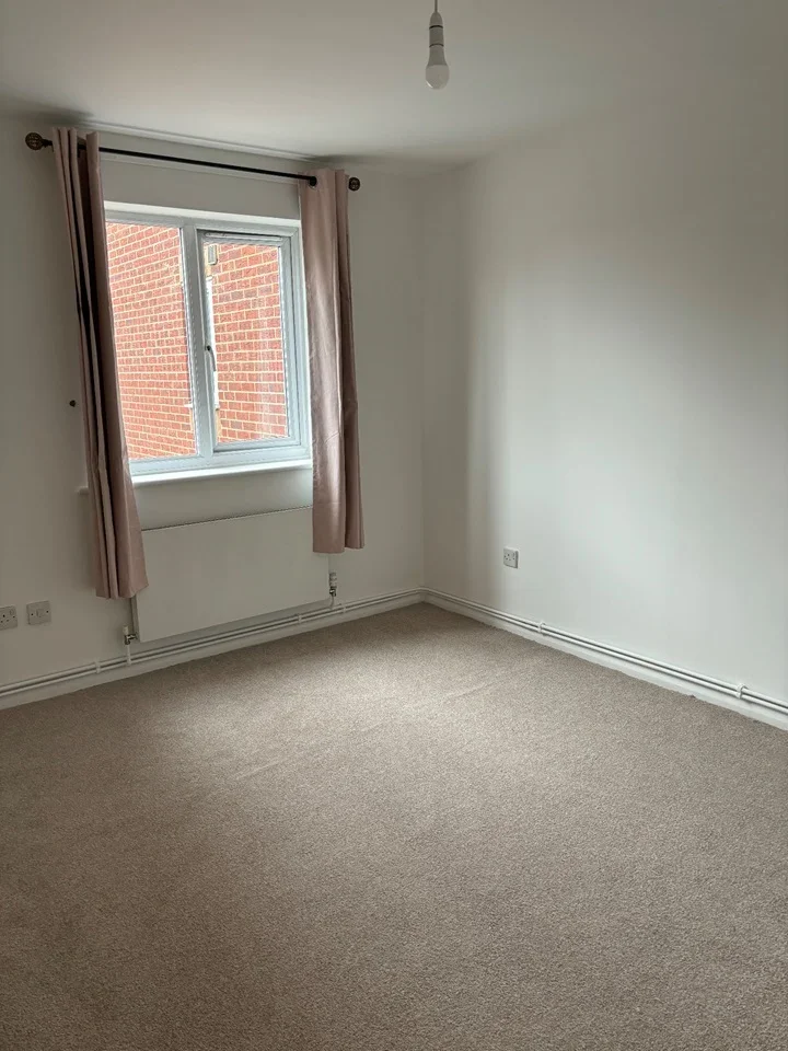 Flat Bream Close in Greater London