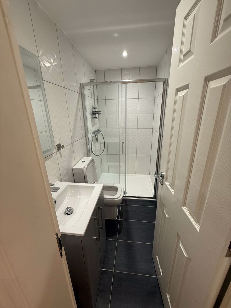 Room Hanmer Road in Milton Keynes