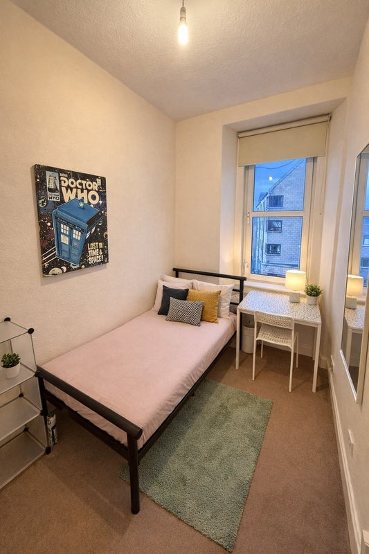 Flat Dalry Road in City of Edinburgh