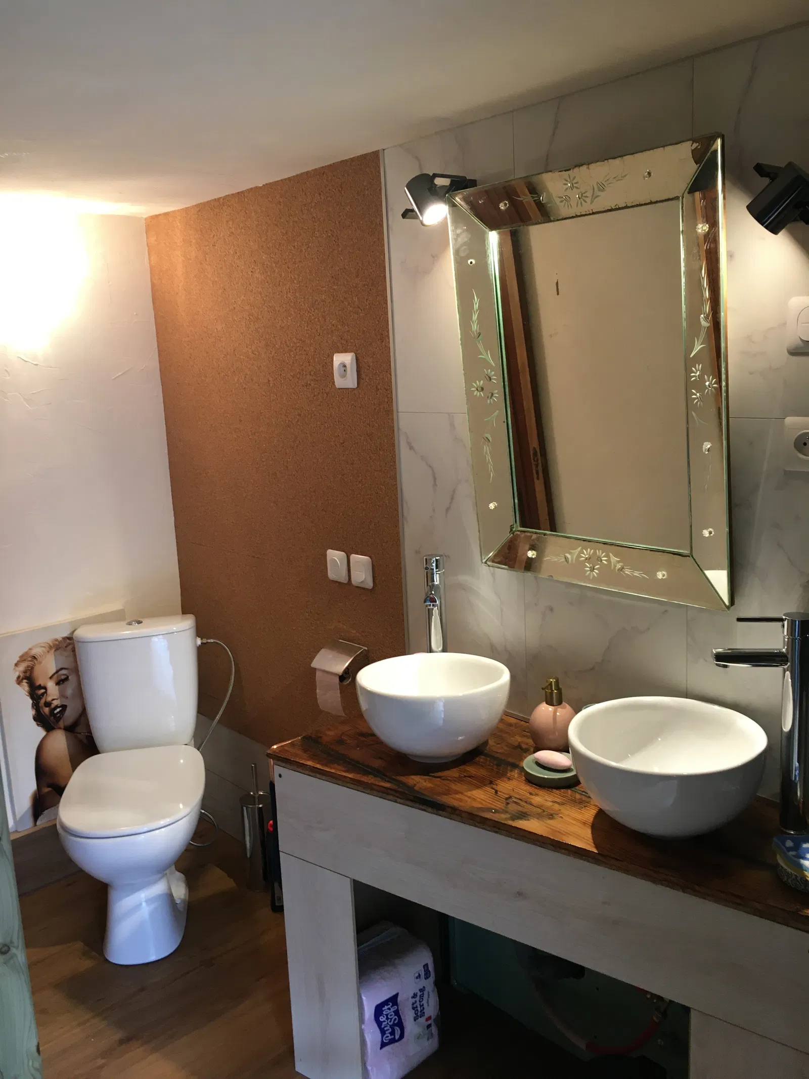 Room Rue de Vauvert in Chiré-en-Montreuil