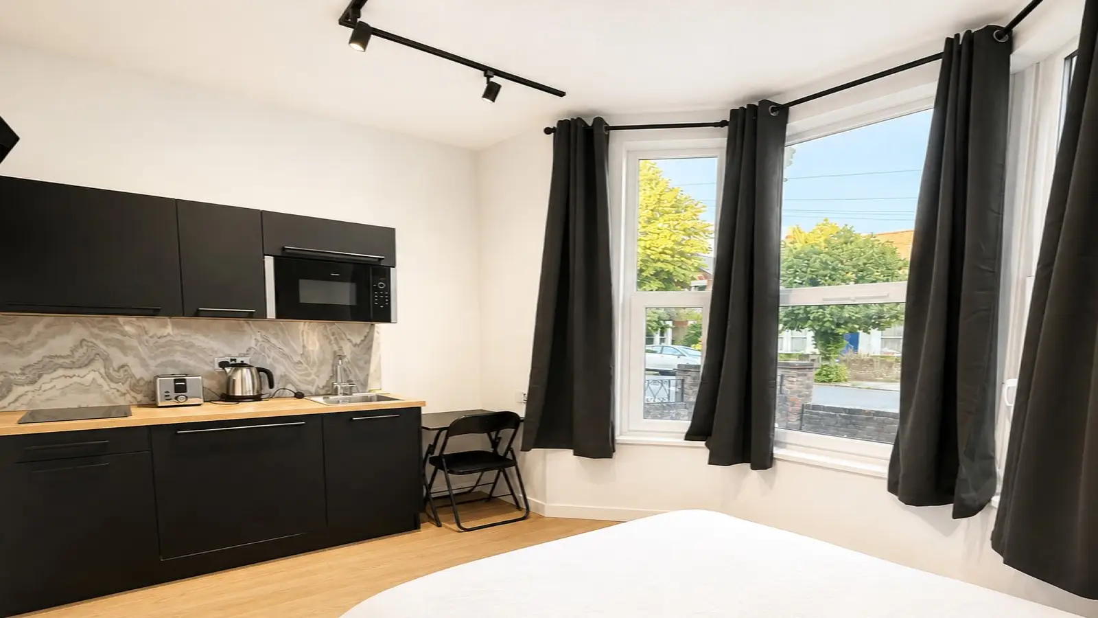 Flat Nelson Gardens in Greater London