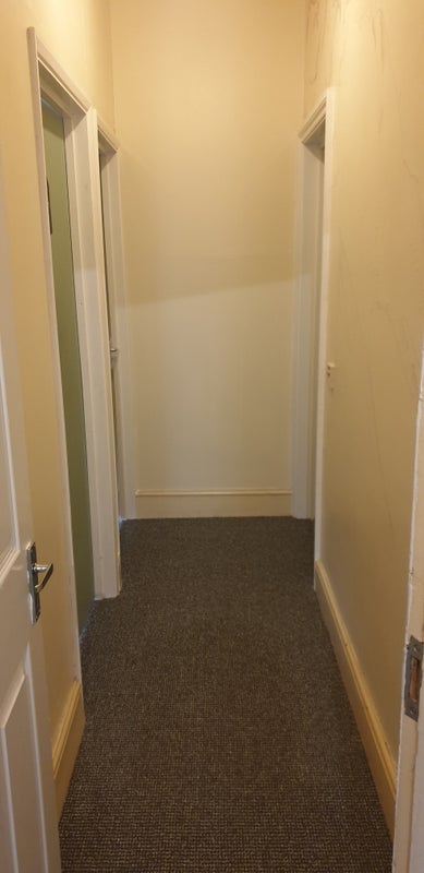 Room Merton High Street in Greater London