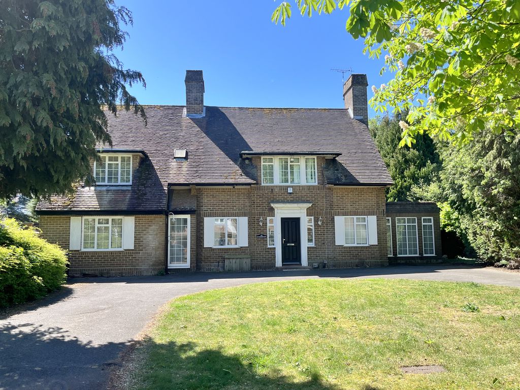 House Marlow Hill in High Wycombe