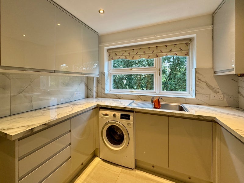 Room Ridgway in Greater London