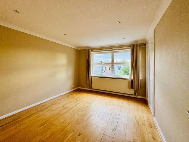 Room Ridgway in Greater London