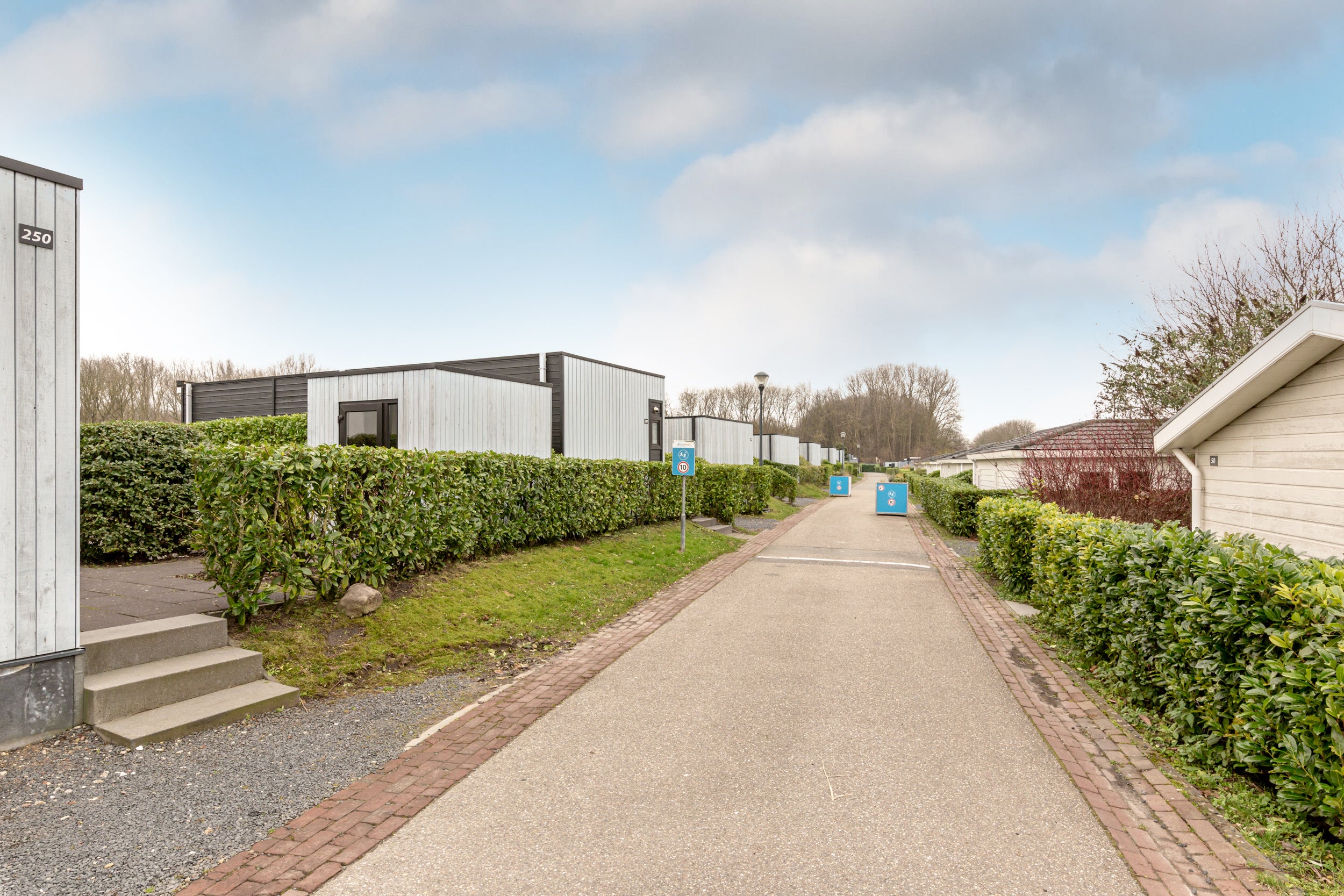 Vrijstaande woning te koop: Zuiderweg 2R-0251, Halfweg