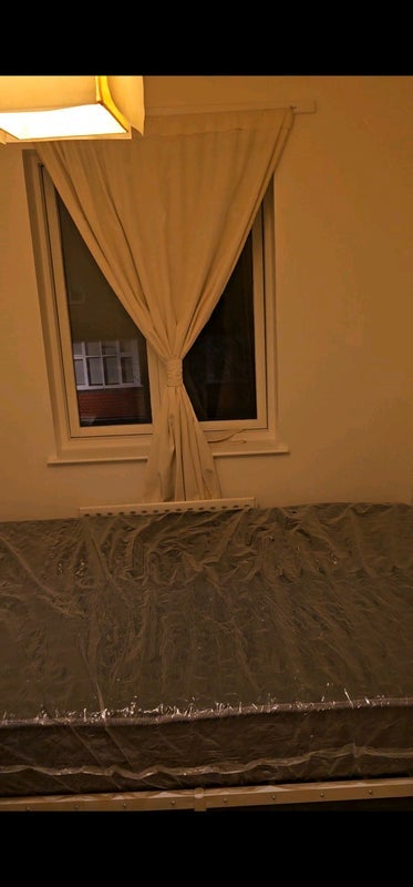Room Melon Road in Greater London