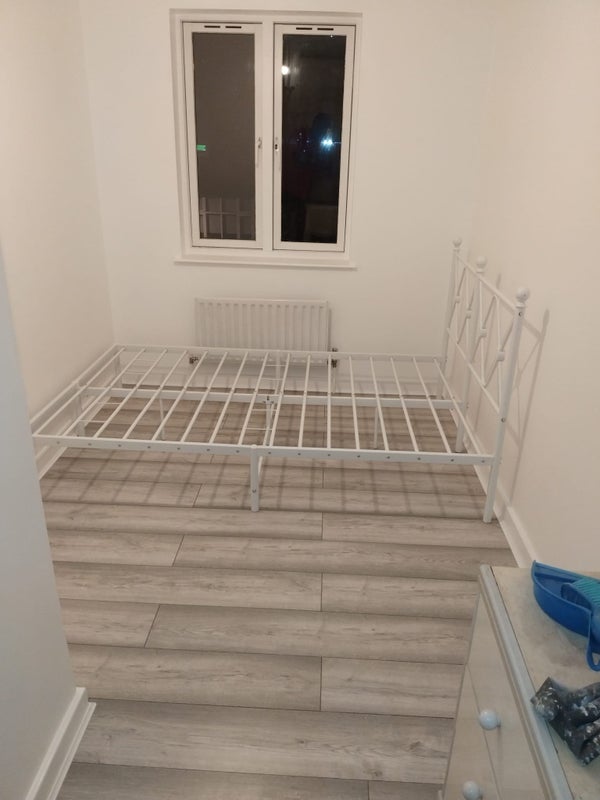 Room Melon Road in Greater London