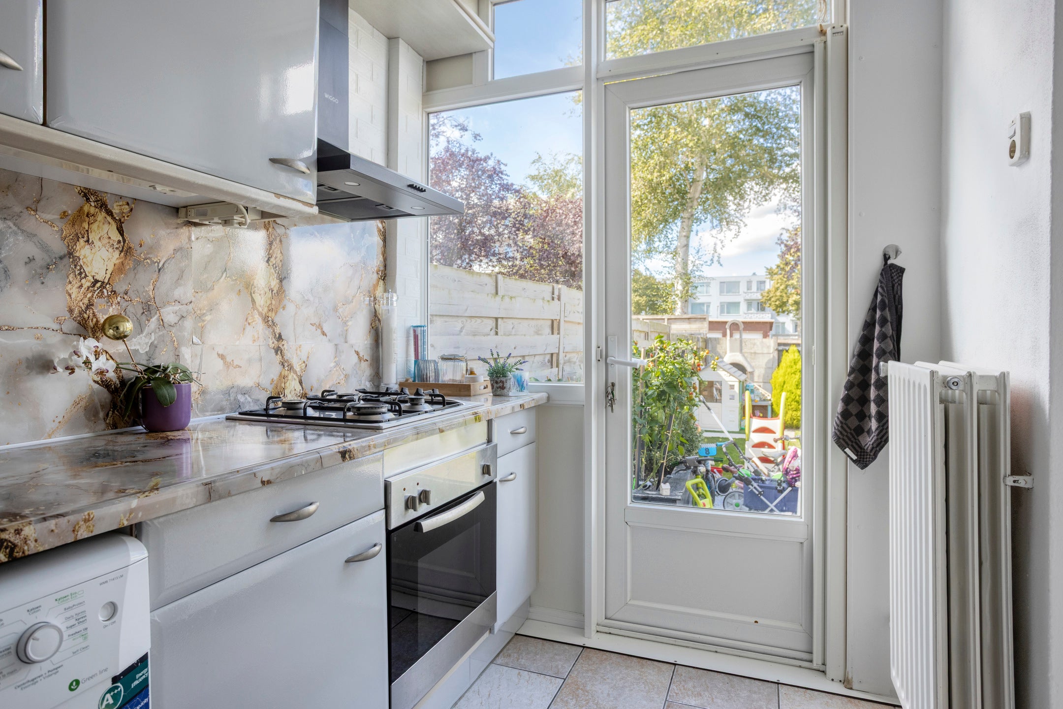 Tussenwoning te koop: Van Aerssenstraat 7, Dordrecht