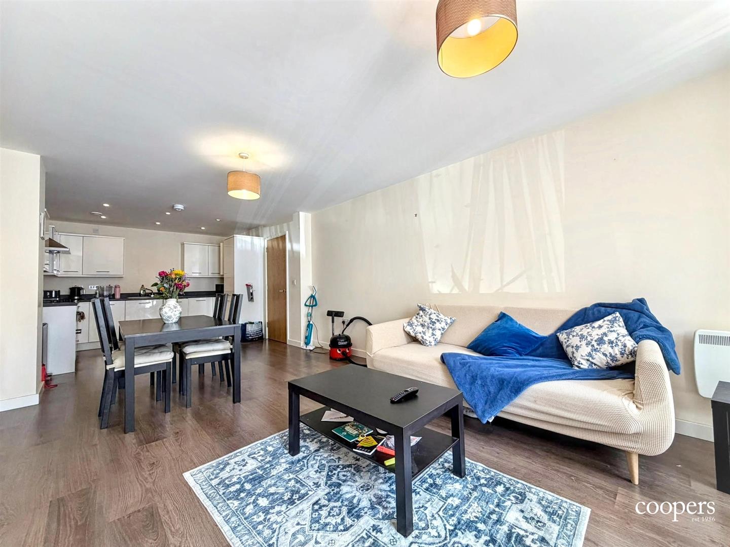 Flat Northolt Road in Greater London