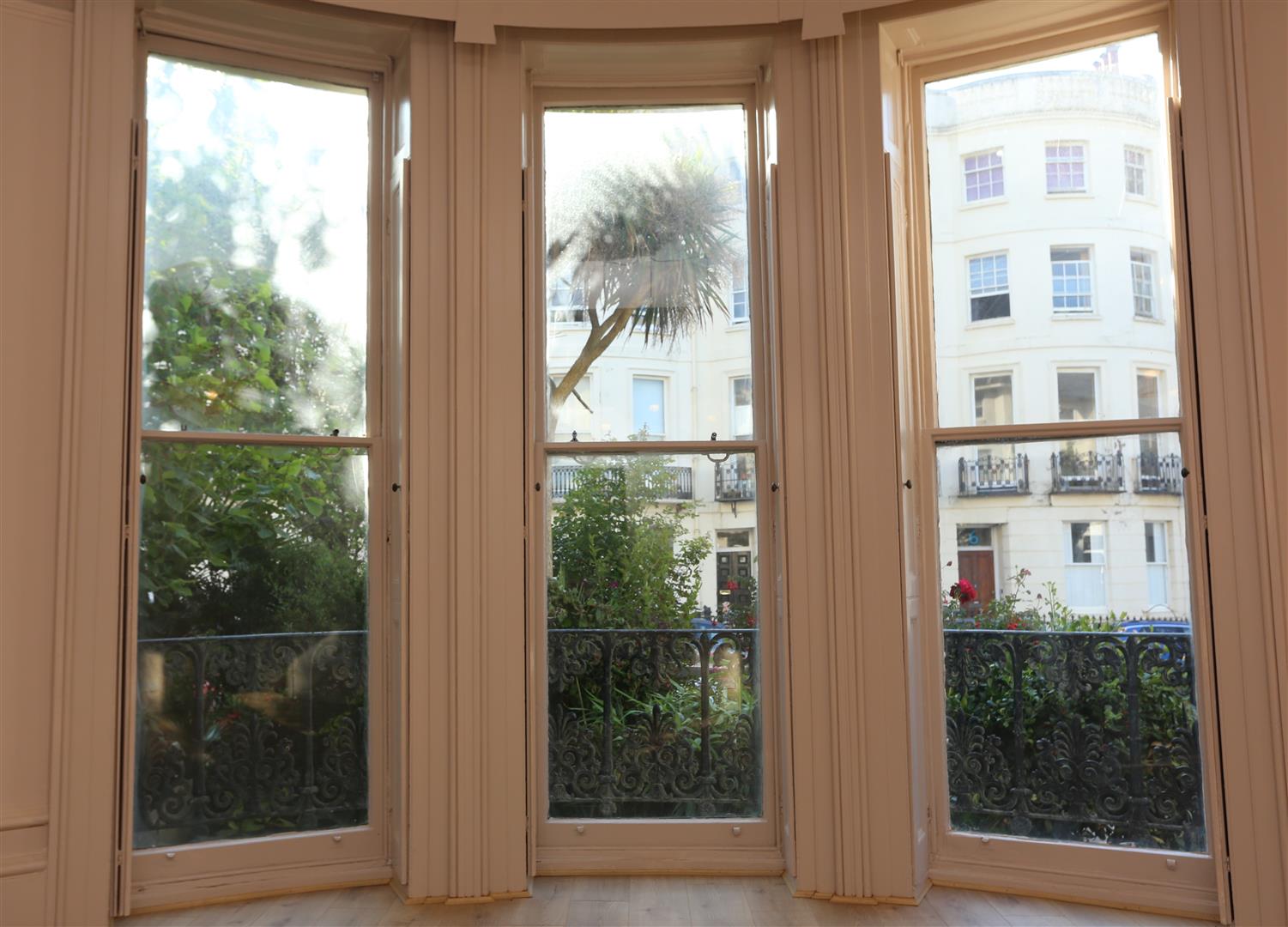 Flat Lansdowne Place in Hove