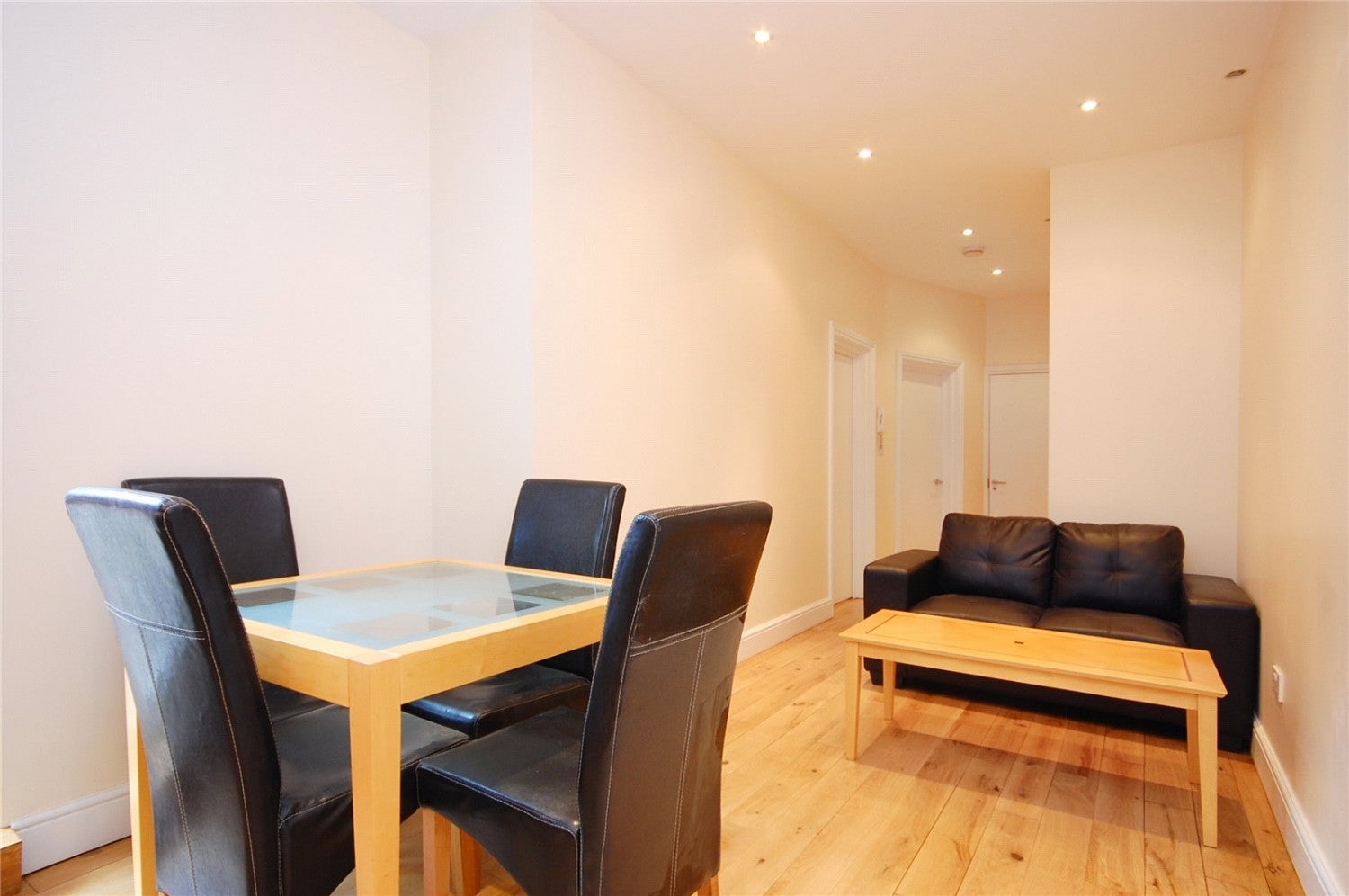 Flat Chichele Road in Greater London