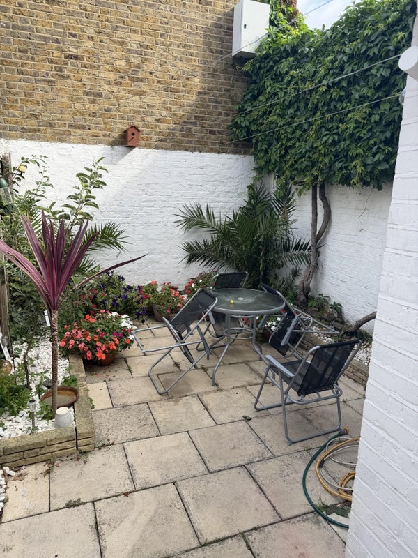 Room Avondale Park Road in Greater London