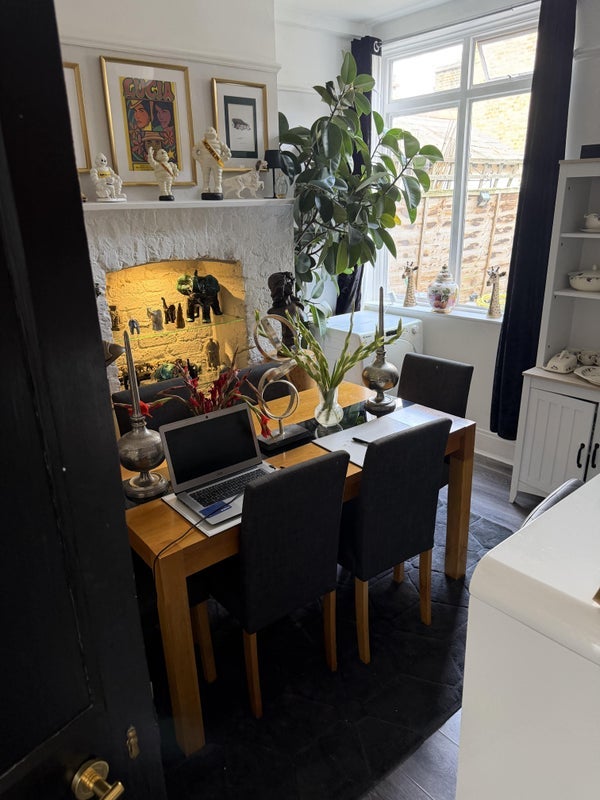 Room Avondale Park Road in Greater London