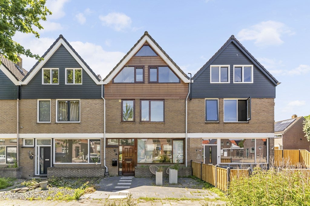 Huis Oranjelaan 20 in Rozenburg