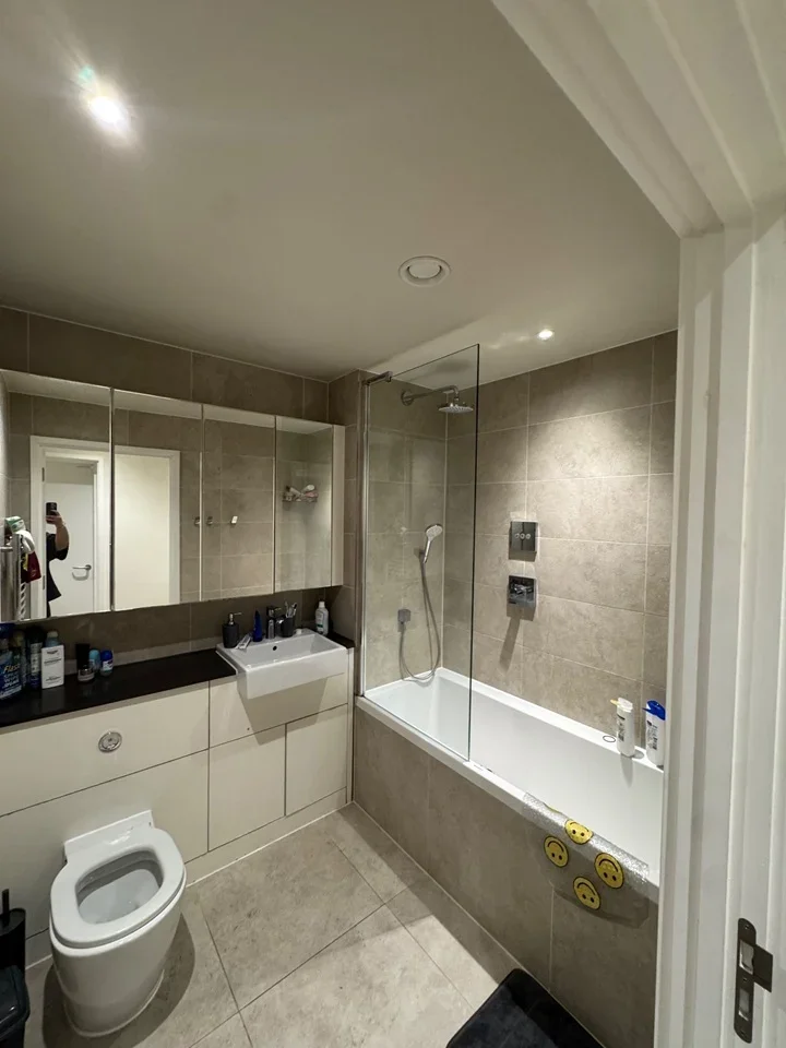 Room Mallow Walk in Greater London