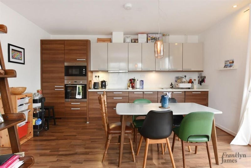 Room Copenhagen Place in Greater London