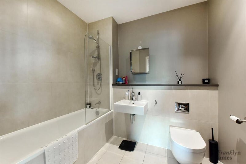 Room Copenhagen Place in Greater London
