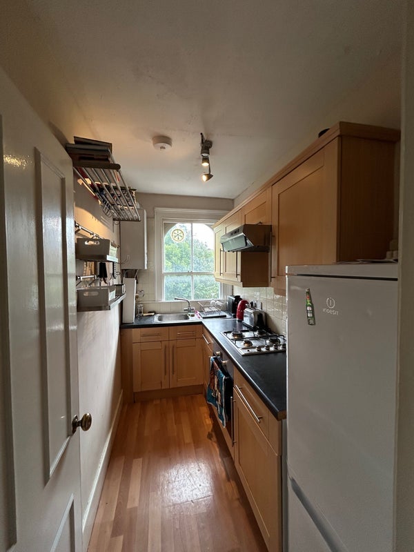 Room Meadow Road in Greater London
