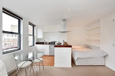 Flat Vauxhall Bridge Road in City of Westminster