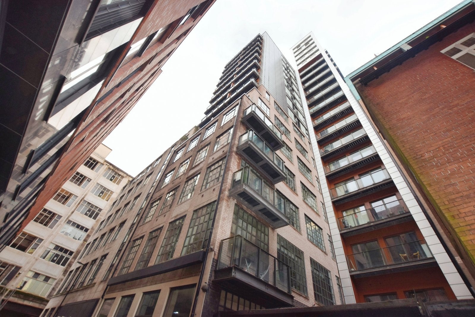Flat Bridgewater Place in Manchester